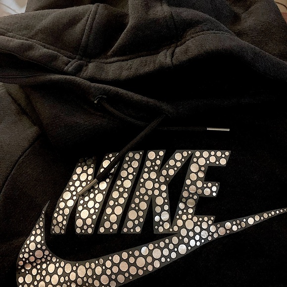 Nike women’s logo fashion hoodie - Picture 2 of 5